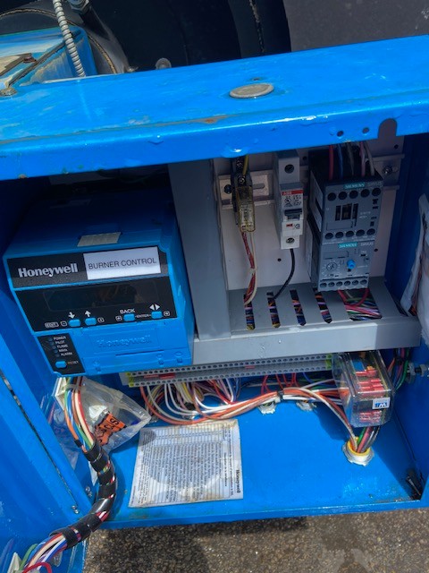 80 HP Williams & Davis, 15 psi, steam boiler, Stainless Steel feed water tank, Grundfos pump - Image 7
