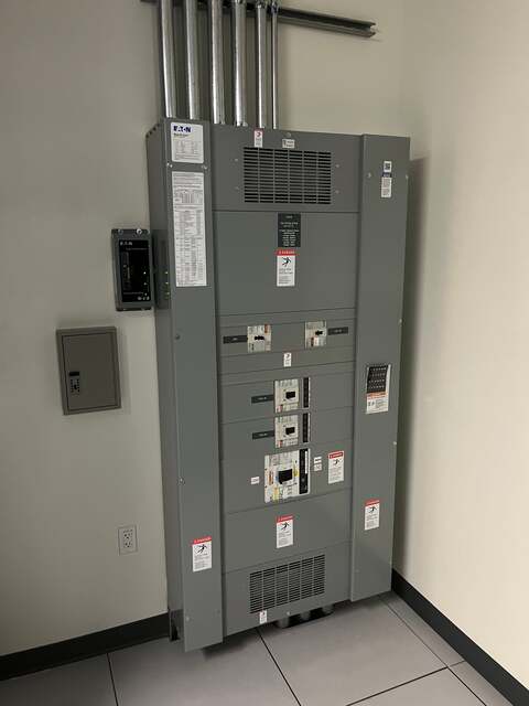800 Amp. Eaton #PRL4, Pow-R-Line Distribution Panelboard, 480Y/277 Volts, 3 Phase 4 Wire, 65k AIC - Image 4