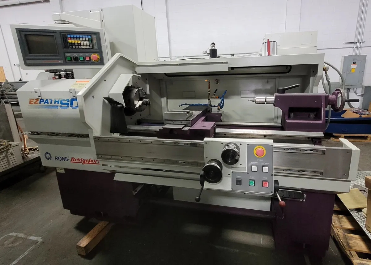 Bridgeport Romi #EZ Path SD, CNC Lathe, 18" Swing, 40" Centers, 8" Chuck, 7.5 HP, 4,000 RPM, Tailstock, 1998 - Image 1