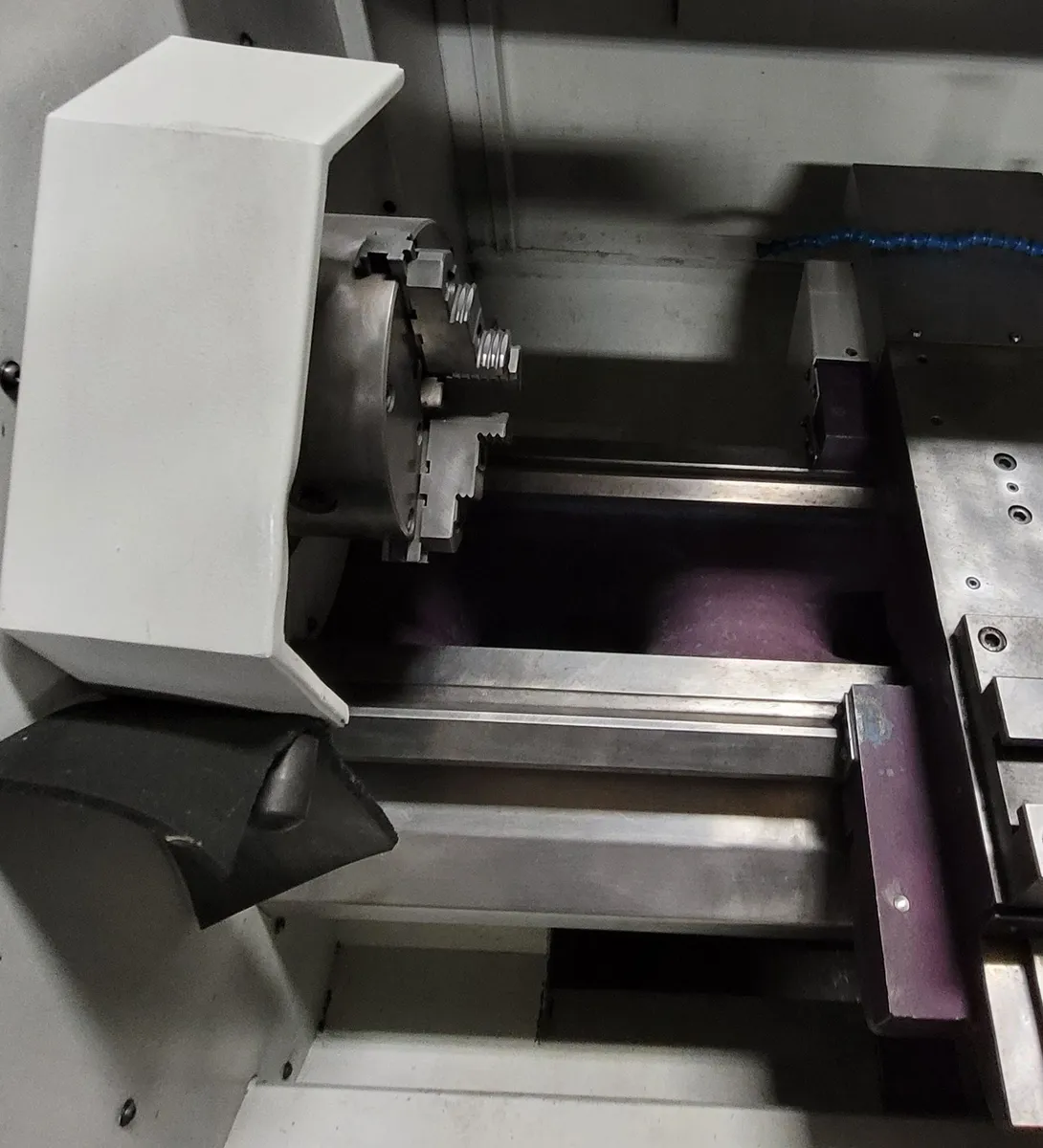 Bridgeport Romi #EZ Path SD, CNC Lathe, 18" Swing, 40" Centers, 8" Chuck, 7.5 HP, 4,000 RPM, Tailstock, 1998 - Image 5