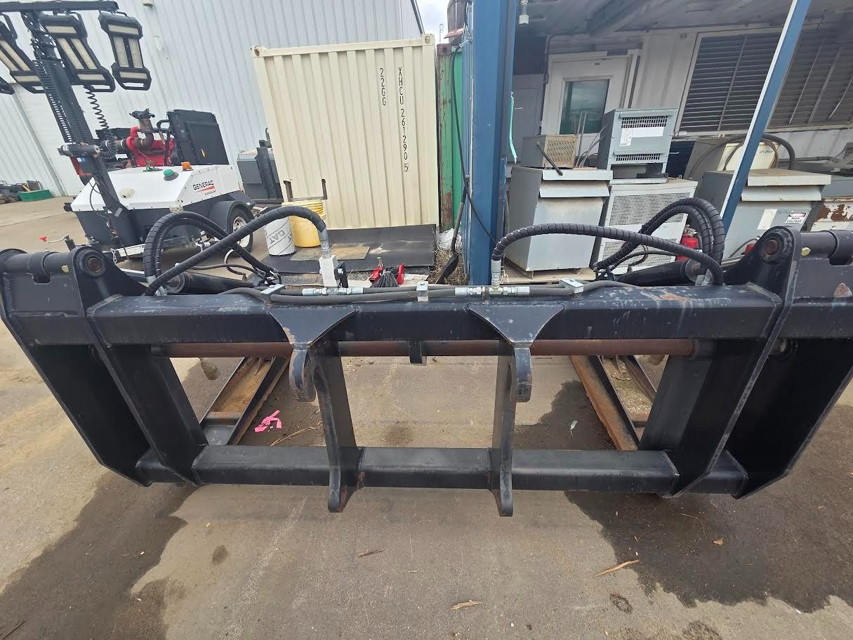 Pipe Grapple Forks for Caterpillar IT28 - Image 4