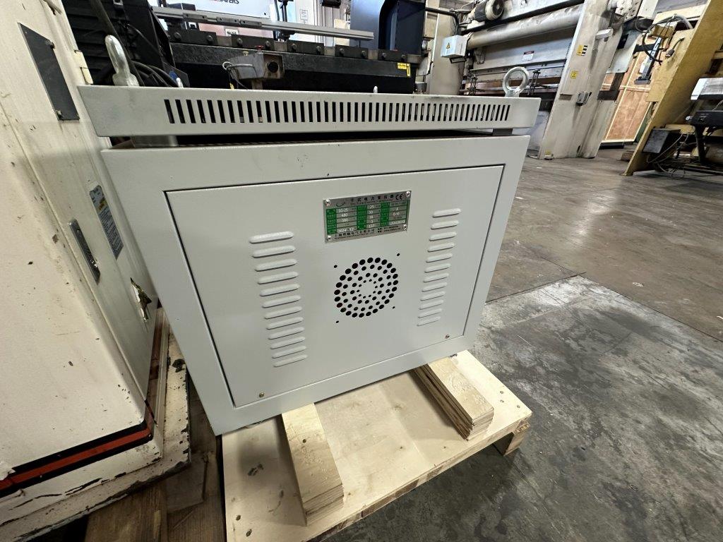 52 cfm, 232 psi, Senfeng #XV-15/16Y, high pressure rotary screw air compressor, 20 HP, refrigerated dryer - Image 4