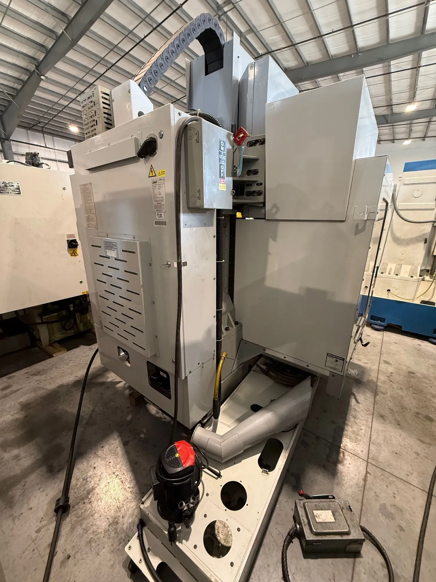 Haas #VF-2B, CNC vertical machining center, 24 side mount tool changer, 30" X, 16" Y, 20" Z, 7500 RPM, #40 - Image 5