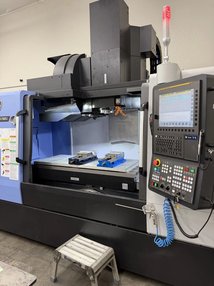 Daewoo Doosan #DNM-5700L, 3-Axis CNC Vertical Machining Center, 51.2" x 22.4" table, 41" X, 22" Y, 20" Z - Image 1