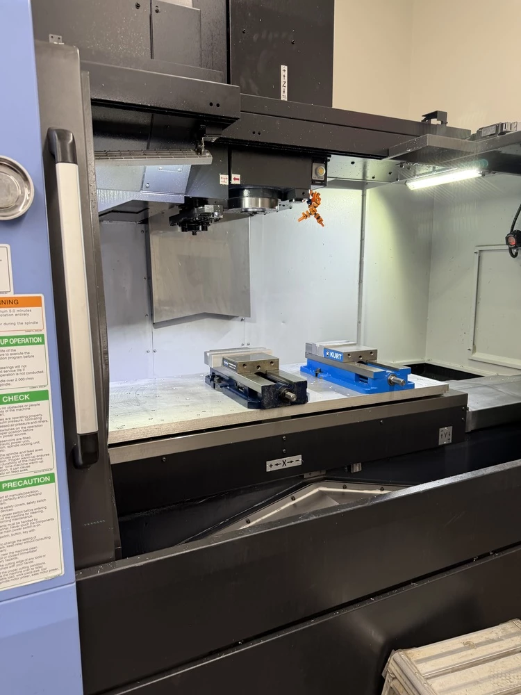 Daewoo Doosan #DNM-5700L, 3-Axis CNC Vertical Machining Center, 51.2" x 22.4" table, 41" X, 22" Y, 20" Z - Image 2