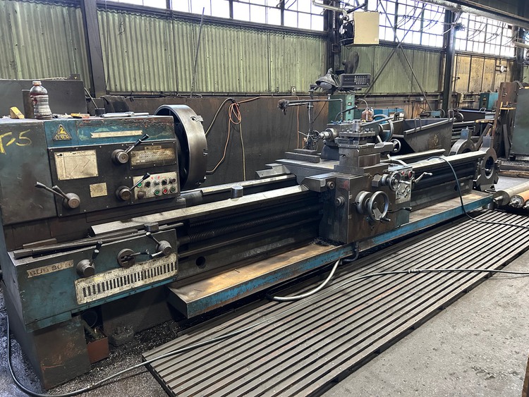 33" x 132" Tos, engine lathe - Image 1