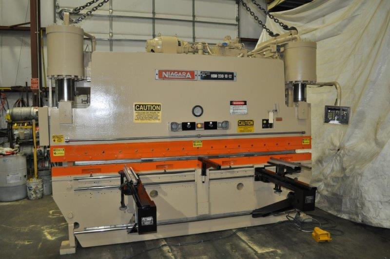 230 Ton, Niagara #HBM-230-10-12, hydraulic press brake, 12' overall, 126" between housing, 10" stroke, 17" - Image 2