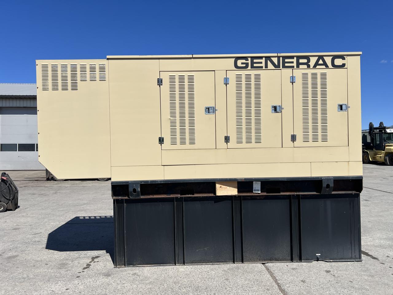300 KW Generac #10259470100, Diesel Generator Set, 120/208 Volts, John Deere engine, 1800 RPM, circuit - Image 1