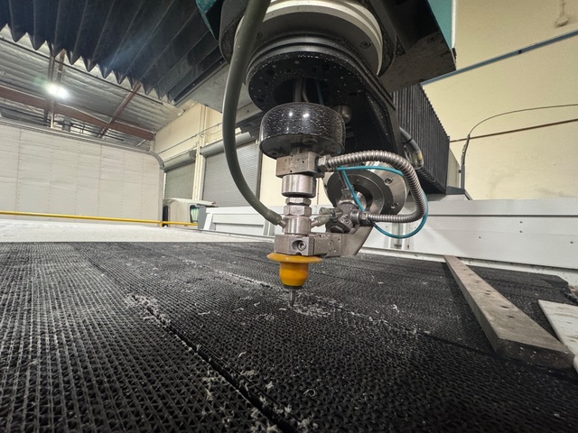 Flow #Mach-200-4020-X5, CNC Water Jet Cutting System, 60,000 psi, 6' x13' table, 1732 hours, 2021 - Image 6