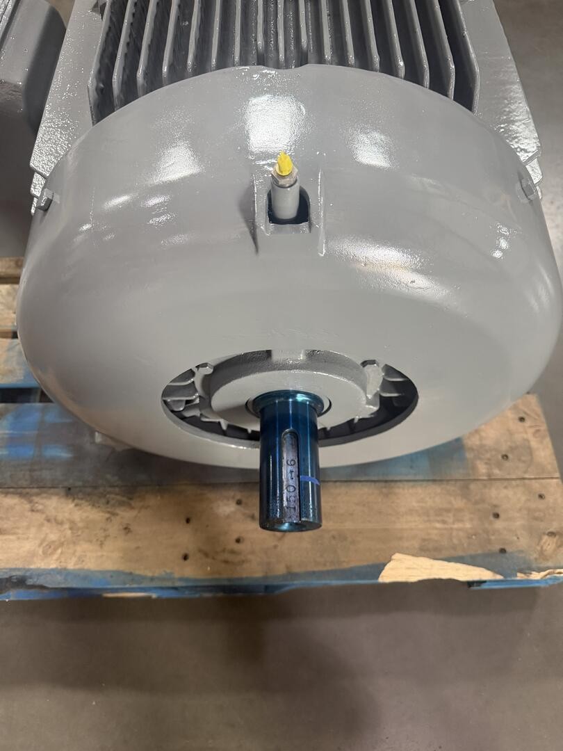 150 HP 1190 RPM Siemens, Frame 447TS, TEFC, 3PH 460 Volts 172A AC Motor - Image 3