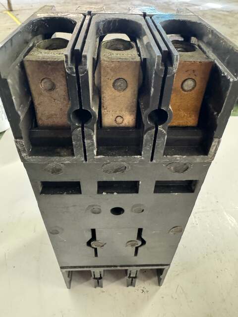 General Electric Molded Case Circuit Breaker TFJ236175 600V AC / 250V DC - Image 3