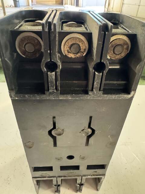 General Electric Molded Case Circuit Breaker TFJ236175 600V AC / 250V DC - Image 6