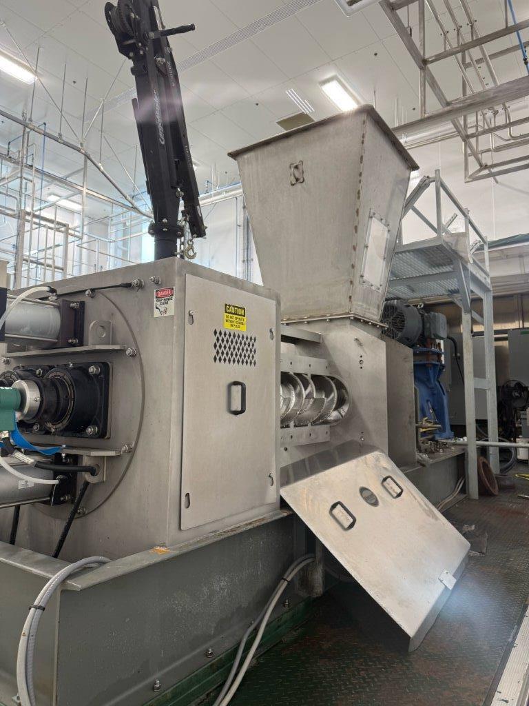 Vincent #TSP-12, Dewatering Screw Press, 64" long twin tapered screws, 20" x 24" feed hopper, 100 HP, 575 Volt - Image 3