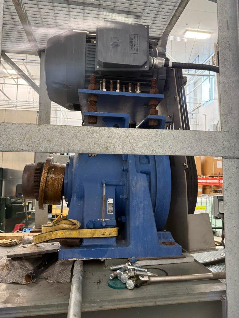 Vincent #TSP-12, Dewatering Screw Press, 64" long twin tapered screws, 20" x 24" feed hopper, 100 HP, 575 Volt - Image 5