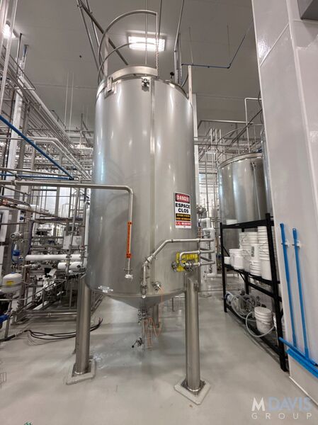 1700 gallon Industries D'Acier Inoxydable Itee, Vertical Stainless Steel Tank, 68" diameter x 108" height - Image 2