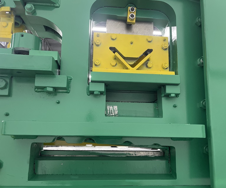 3" x 3" x 3/8" Uni-Hydro #PRO-56, Ironworker, 56 ton, 6" throat, 4-way 14" bar shear, 5 HP, 7 SPM, 1200 psi - Image 9