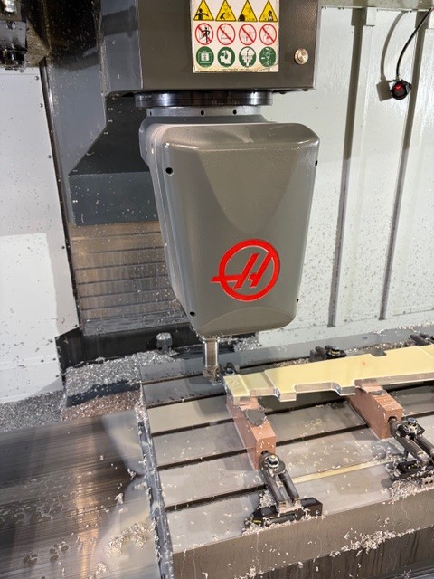 Haas #VR11, 5-Axis, 120" X, 40" Y, 30" Z, 12000 RPM, 25 automatic tool changer, thru spindle coolant, WIPS - Image 9