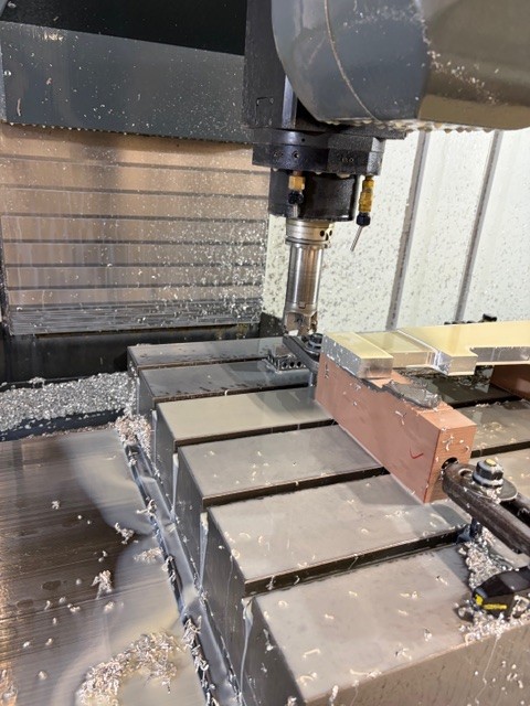 Haas #VR11, 5-Axis, 120" X, 40" Y, 30" Z, 12000 RPM, 25 automatic tool changer, thru spindle coolant, WIPS - Image 10