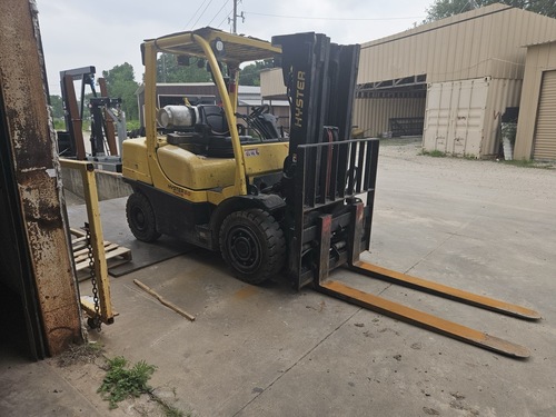 8,000 lb. Hyster #H80FT, Pneumatic Tire Forklift, LPG, 48" Forks, 2022, N - Image 1