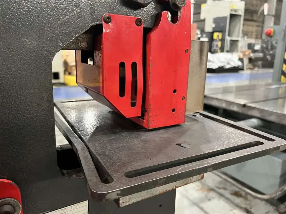 4" x 4" x 1/4" Edwards, heavy duty ironworker, 55 ton, 1.25" stroke, 7" throat, 5 HP, 2018 - Image 3