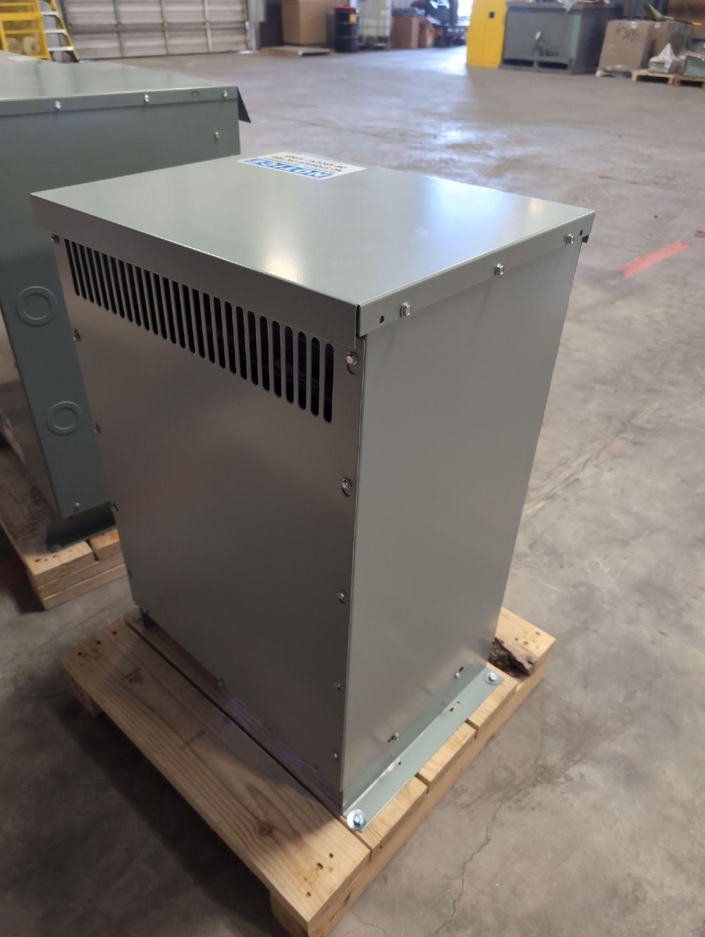30 KVA 415 Delta Primary, 208Y/120 Secondary, 3 phase, Dry Type Transformer, Ready To Ship, New - Image 2