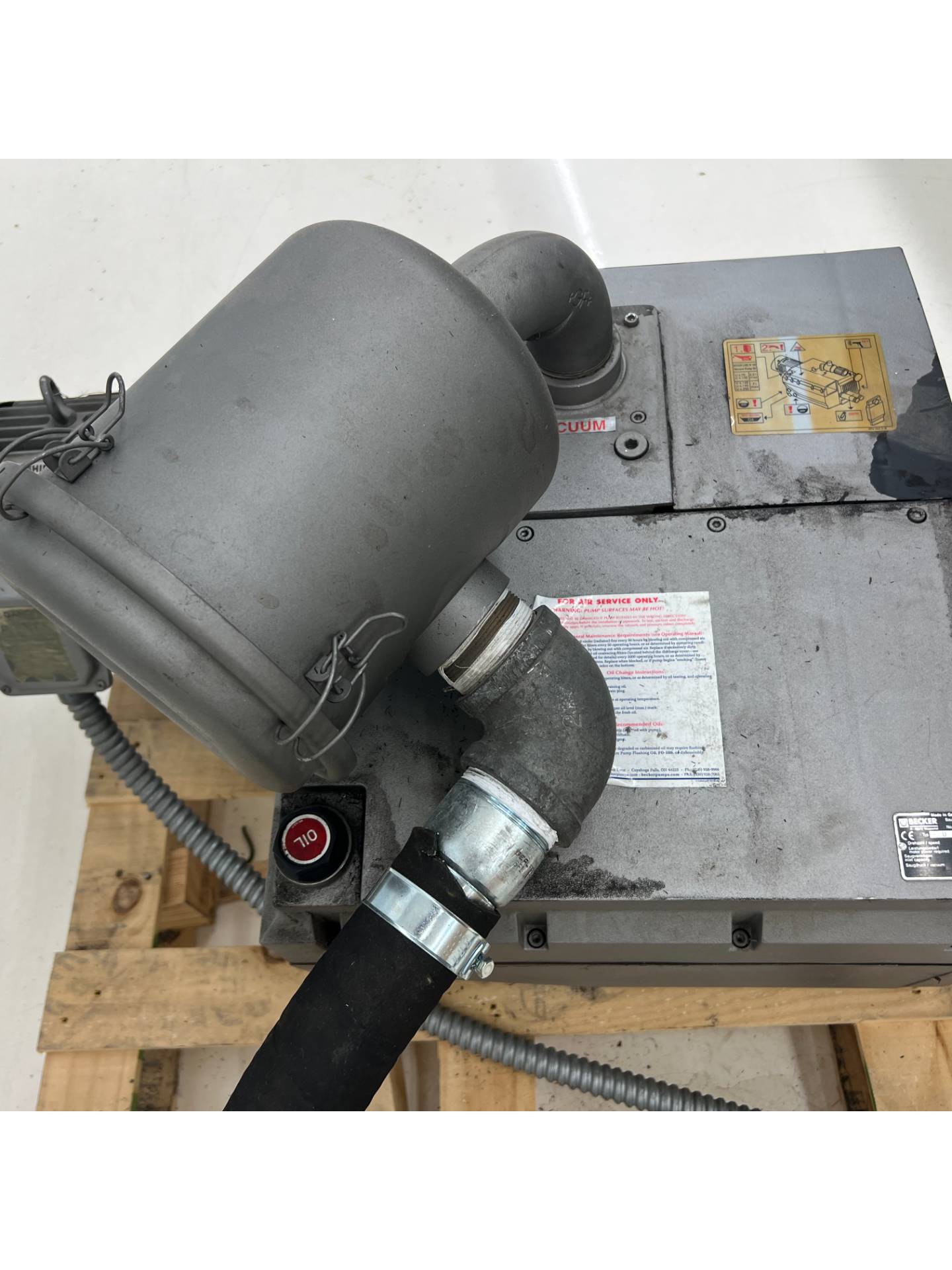 Becker #U-4.165-SA/K, Vacuum Pump, 160-192 m/h Inlet, 5 HP, 230/460V., Toshiba Motor, 2006 - Image 3