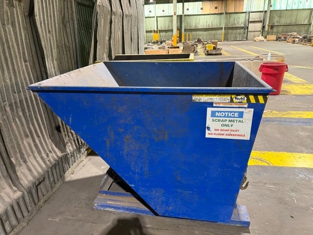 Vestil #D-200-HD, Self Dumping Hopper, 6,000 lb Capacity - Image 2