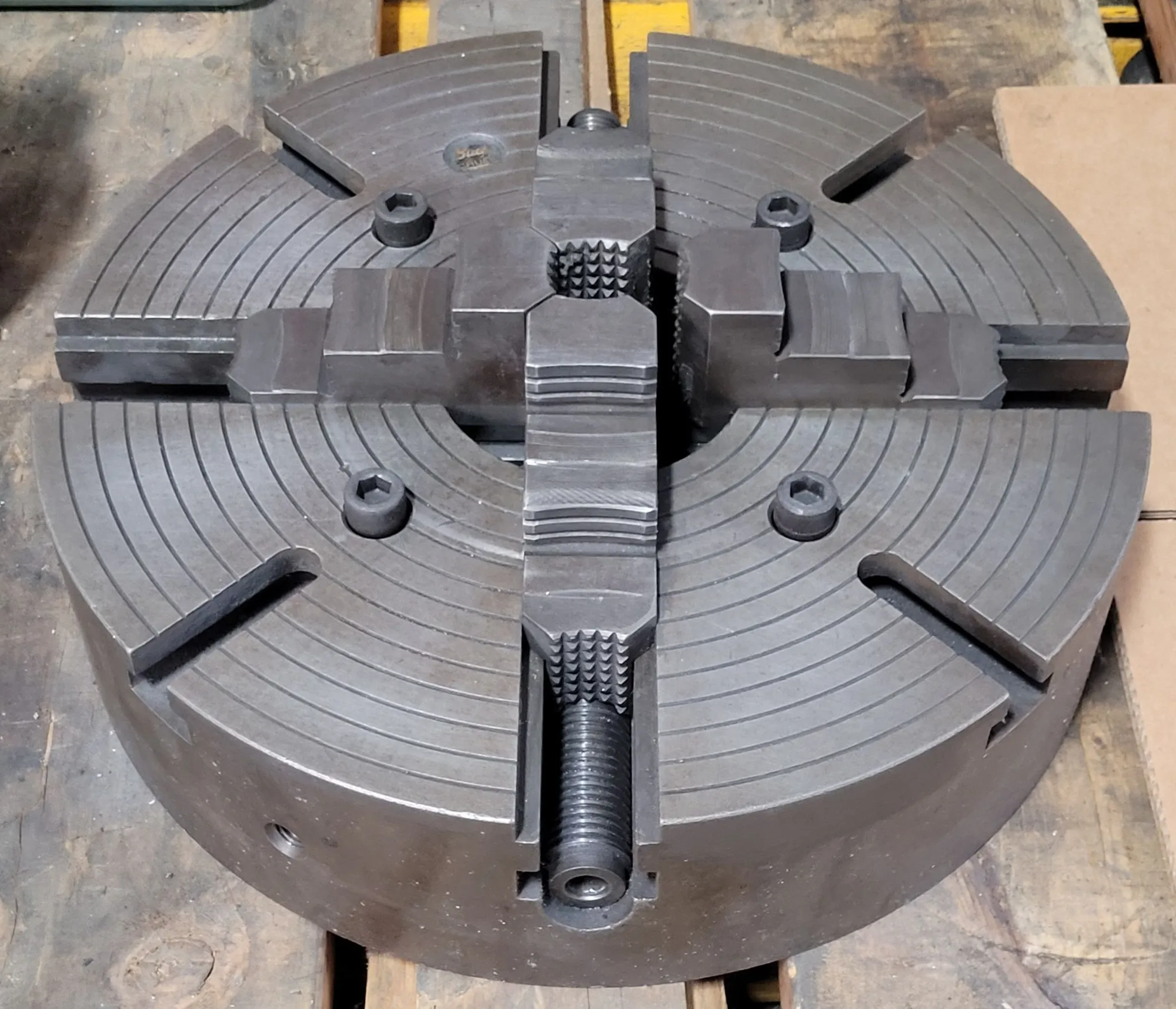 18" Buck #1318, 4-Jaw Lathe Chuck - Image 1