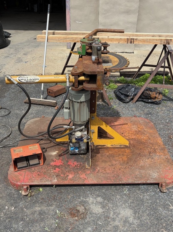 2" RMD/Baileigh #M125, Hydraulic Tube Bender, 1.25" & 1.5" dies, roller, 110/120 Volts - Image 1