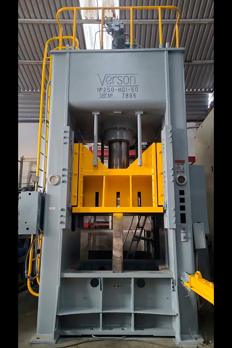 250 Ton, Verson #250-HD1-60, hydrauic press, 30" stroke, 60" x 60" table, 50 HP - Image 3