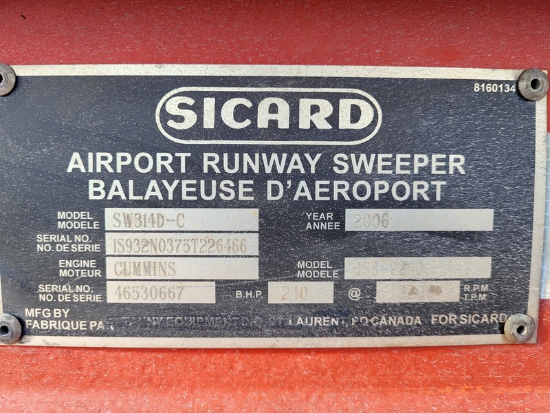 Sicard #SW314D-C, Airport Runway Sweeper, 14' broom, 240 HP, 2200 RPM, 2006 - Image 2
