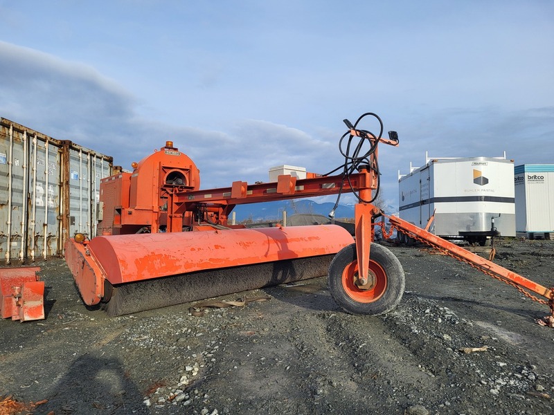 Sicard #SW314D-C, Airport Runway Sweeper, 14' broom, 240 HP, 2200 RPM, 2006 - Image 10