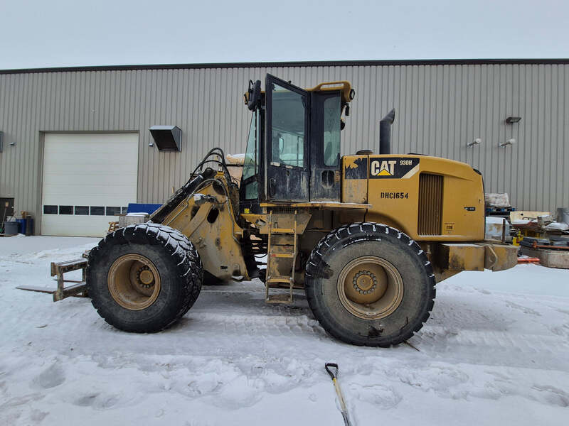 Caterpillar #930H, Wheel Loader, diesel, enclosed cab, 149 HP, 30,915 hours, 2010 - Image 1