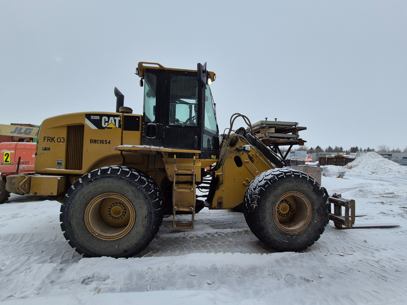 Caterpillar #930H, Wheel Loader, diesel, enclosed cab, 149 HP, 30,915 hours, 2010 - Image 9