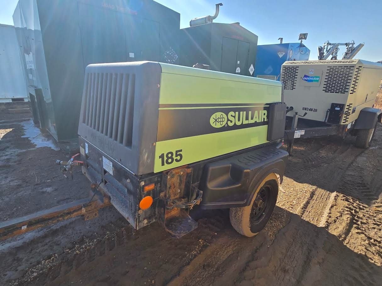 185 cfm, 100 psig, Sullair #185, portable diesel air compressor, Tier 4 Final, 27 gallon fuel tank - Image 2