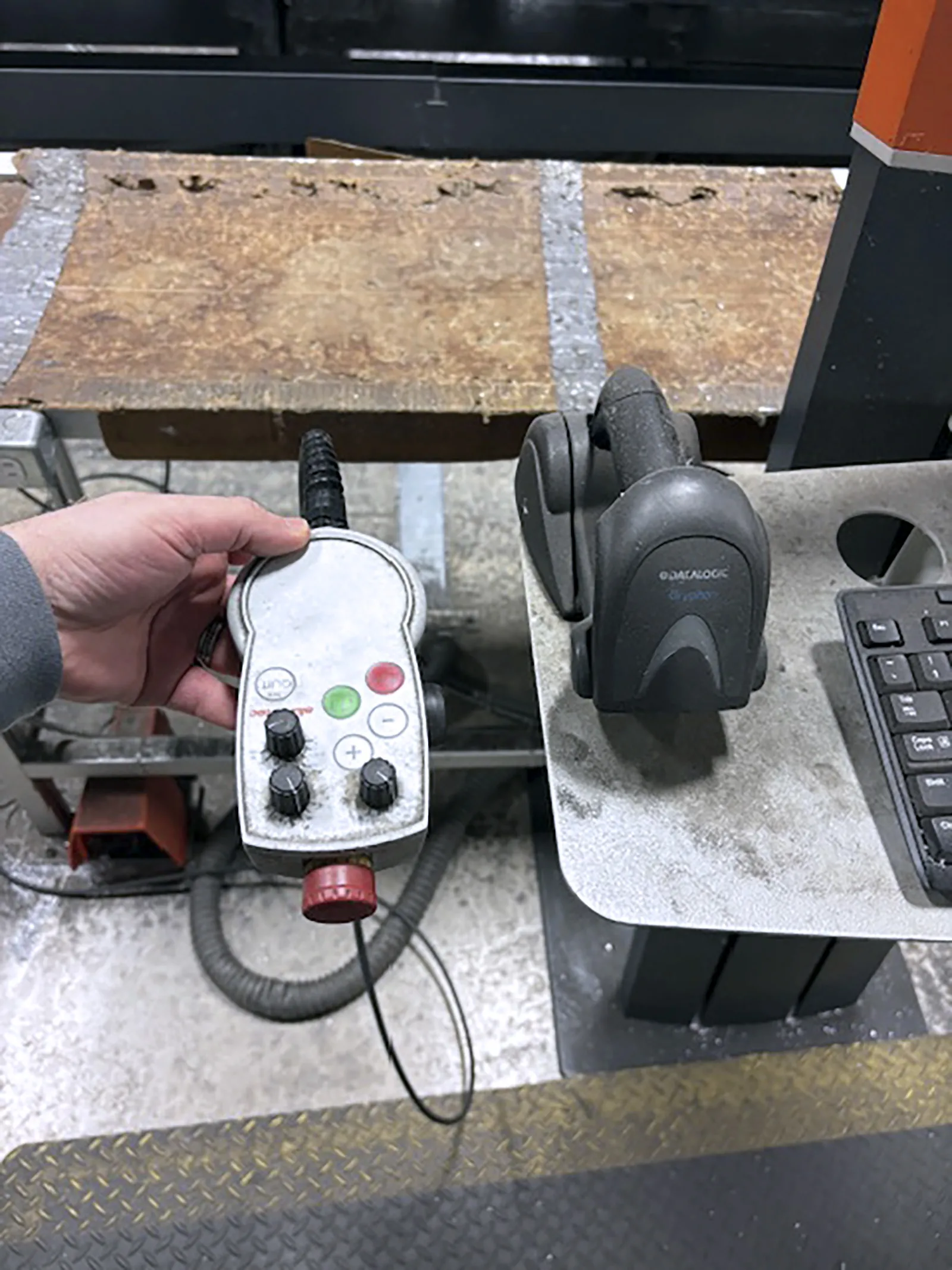 Elumatec #SBZ130, profile machining center, 3-Axis, 401" X, 19.1" Y, 13.4" Z, 15000 RPM, 7.4 HP, 480 V., 2013 - Image 10