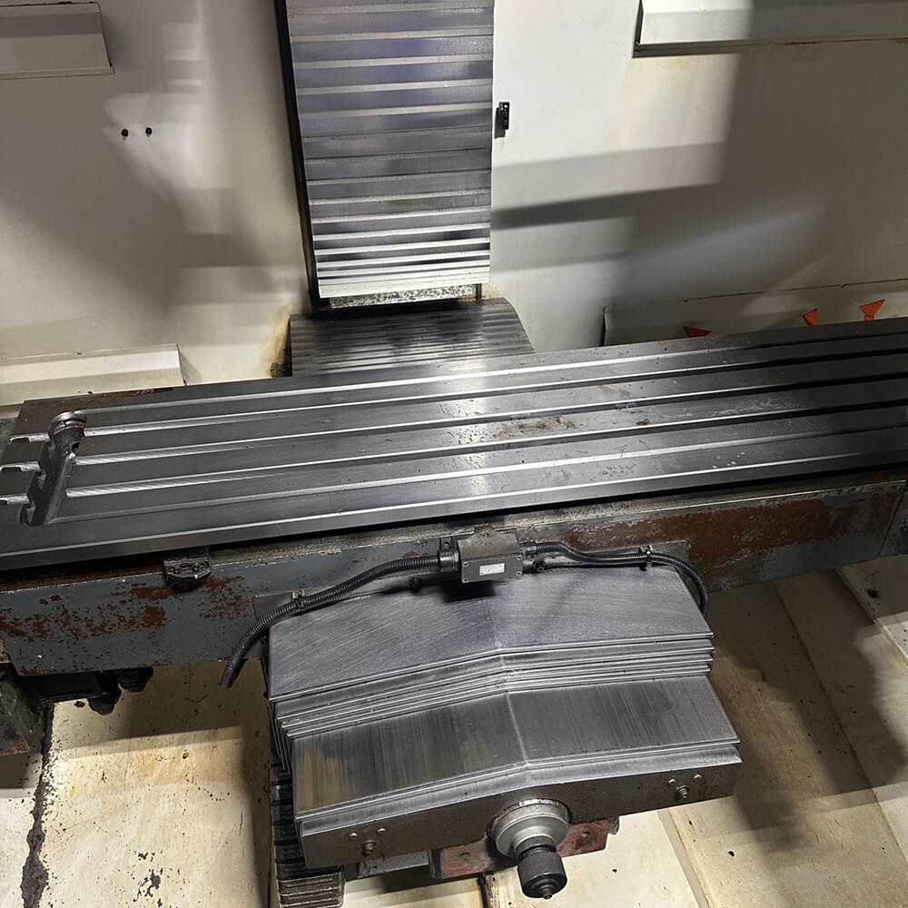 Atrump #A3-10H, vertical machining center, Centroid Conversational Control, 39.9" X, 19.9" Y, 19.9" Z, 8000 - Image 4