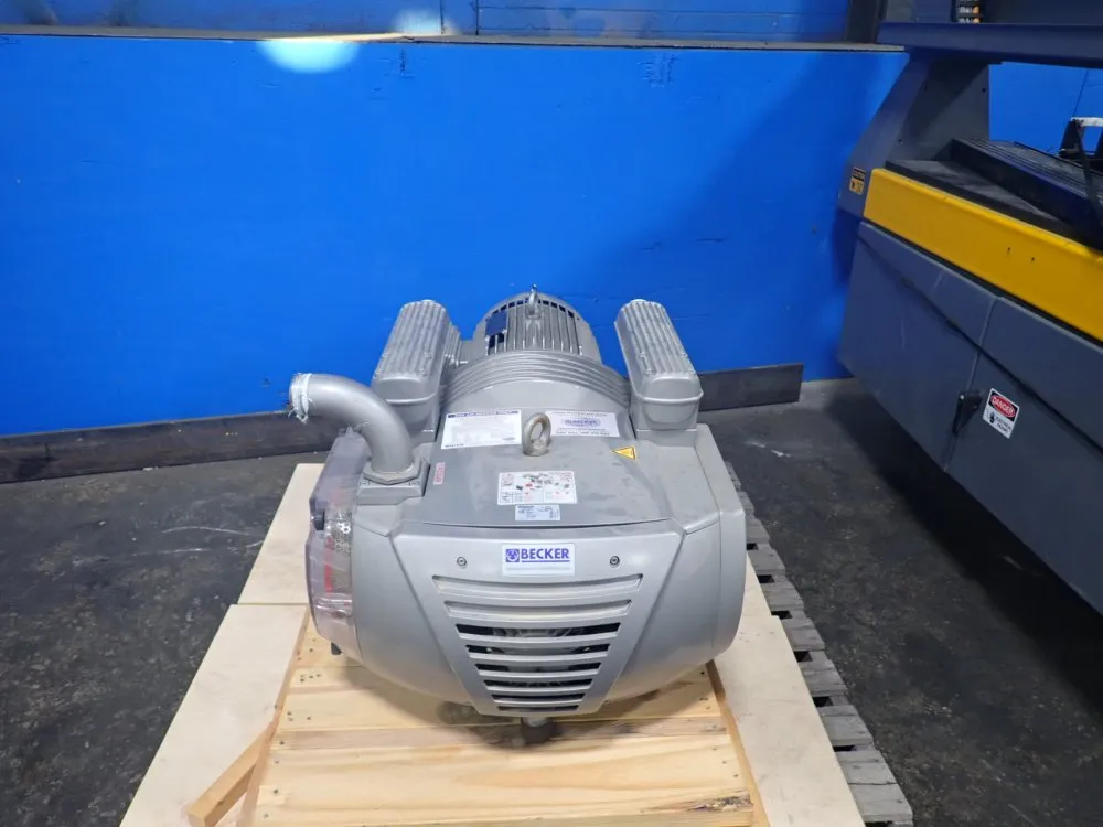Cobra by Camaster #CR-510, CNC Router, 120" x 60" Table, 2 Becker Vacuums, w/ Accessories & Tooling - Image 3