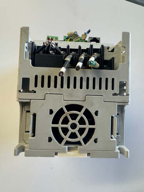 Allen-Bradley Variable Frequency Drive 22A-D6P0N104 480V 3-Phase - Image 3