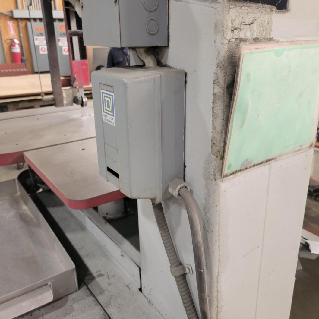 DoAll #36-R, vertical bandsaw, 19' 1" x .75" blade, 36" wheel, 7.5 HP, 1951 - Image 2