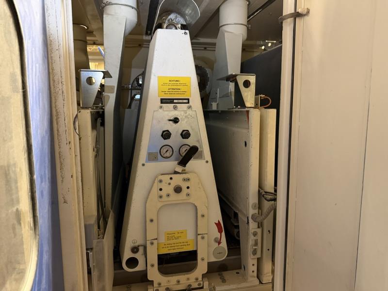 53" Heesemann #LSM-8, 4-head wide belt sander, crossbelt drum, combination, cleaning brush head, 2004 - Image 10