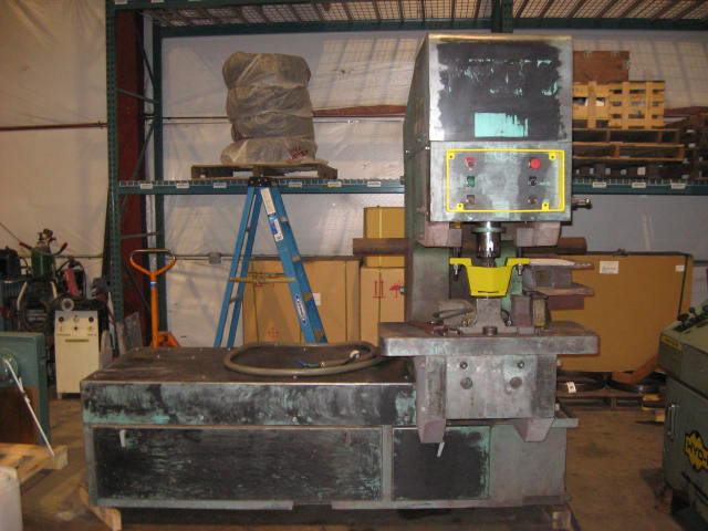 Piranha #SEPP-140, single end punch press, 140 ton, 1-3/8" thru 1-1/4" punch capacity, 20.5" throat, joystick - Image 1