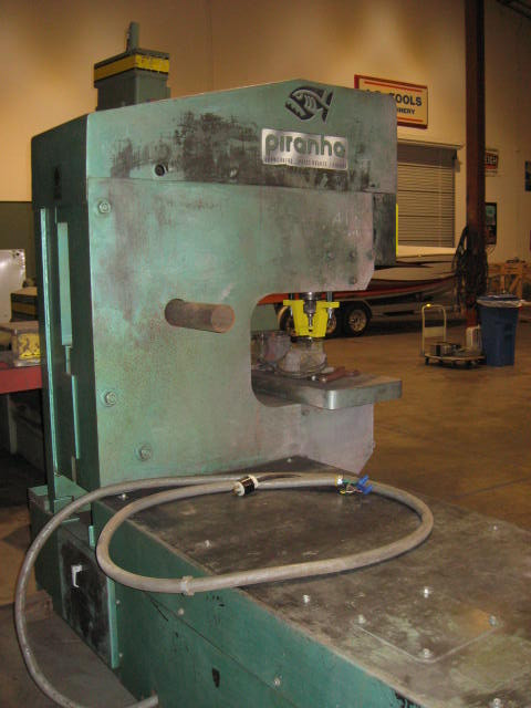 Piranha #SEPP-140, single end punch press, 140 ton, 1-3/8" thru 1-1/4" punch capacity, 20.5" throat, joystick - Image 4