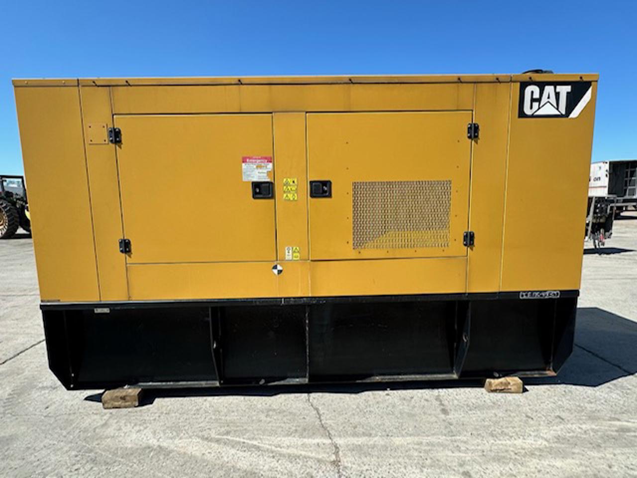 175 KW Caterpillar #D175-2, Diesel Generator Set, 120/208 Volts, 1800 RPM, circuit breaker, 1PH/3PH, 1535 - Image 1