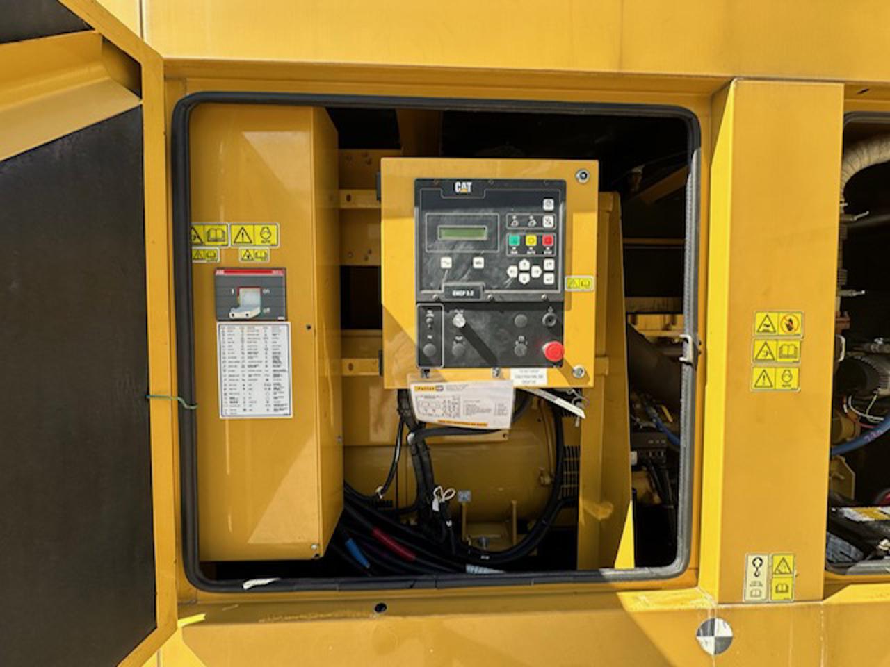 175 KW Caterpillar #D175-2, Diesel Generator Set, 120/208 Volts, 1800 RPM, circuit breaker, 1PH/3PH, 1535 - Image 9