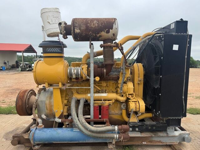 630 HP Caterpillar #C18, Industrial Power Unit, CAT control panel, RH charging alternator, 8000 hours, 2013 - Image 4