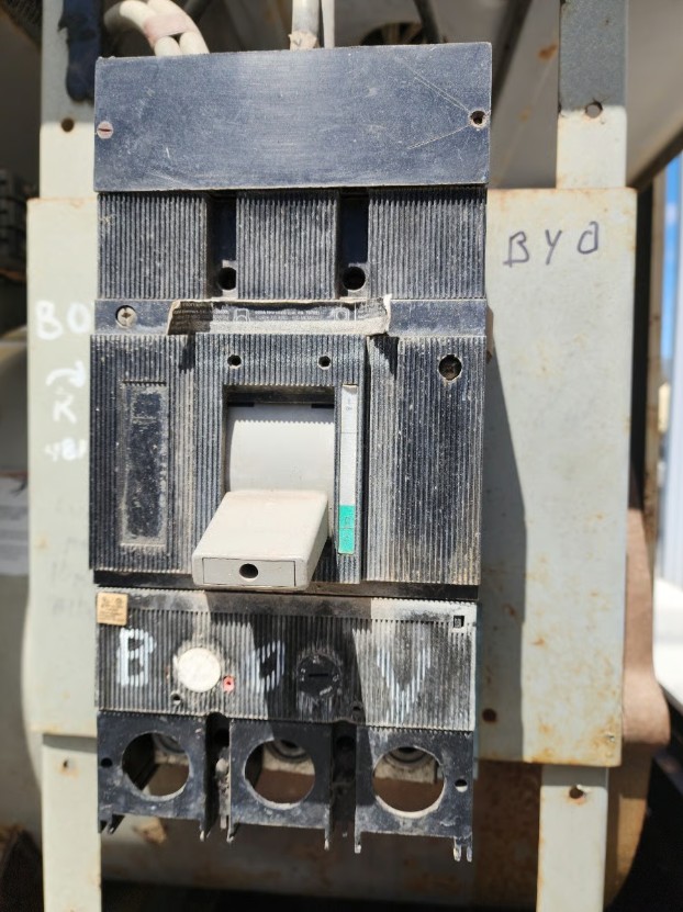 3000 lb. Raymond #SA-CSR30T, Electric Swing Reach Turret Forklift, FOR PARTS, 48 Volt, 2005 - Image 10