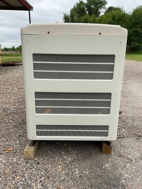 40 KW Cummins / Cummins/stamford, Natural gas generator set, 120/208 Volts, 3-phase, 1800 RPM, S/N: - Image 4
