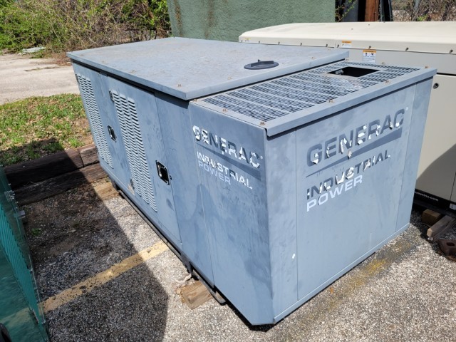 35 KW Generac #12455410200, Natural gas generator set, 120/240 Volts, 1-phase, 1800 RPM, S/N: 2108118, 2010 - Image 2