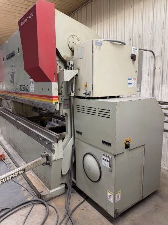 250 Ton, Accurpress #725012, cnc press brake, 12' overall, 124" between housing, 8" stroke, 10" throat, 16" - Image 2